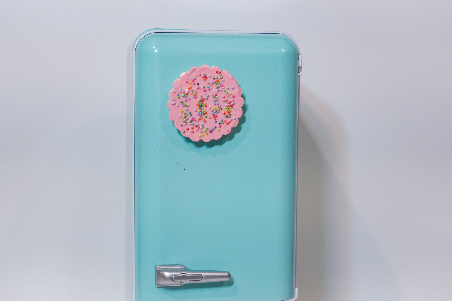 100s &1000s Biscuit Magnet